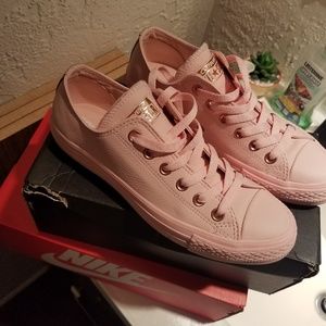 Pink converse